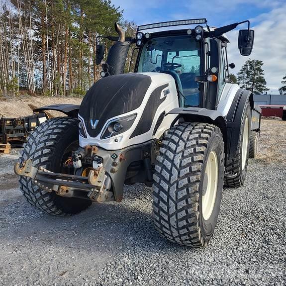 Valtra T174D Traktory