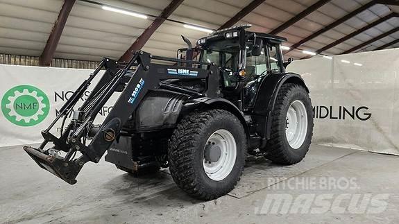 Valtra T182 Traktory