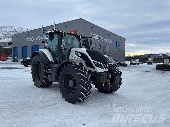 Valtra T234 Traktory