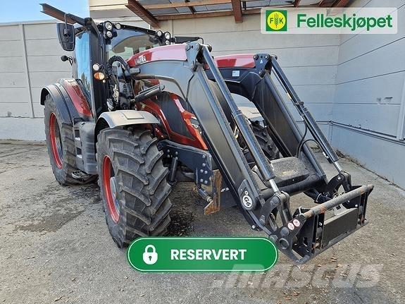 Valtra T235 Traktory