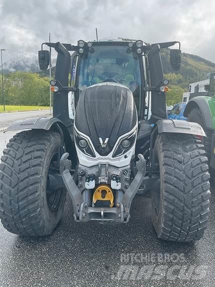 Valtra T254V Traktory
