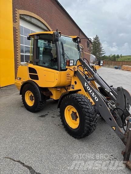 Volvo L20F Kolesové nakladače