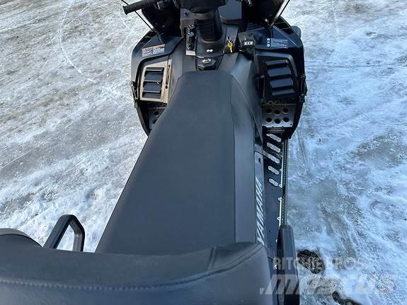 Yamaha Viking 5 Snehové skútre