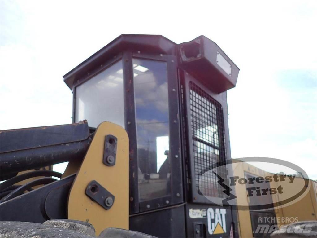 CAT 563C Stínacie harvestory