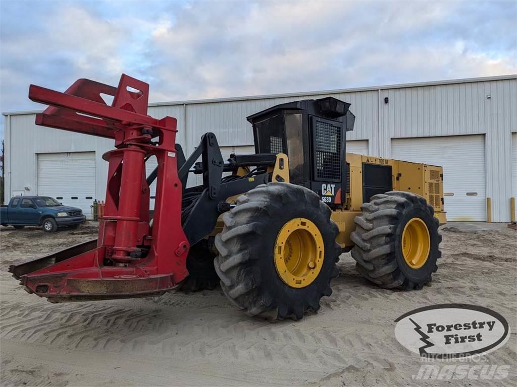 CAT 563D Stínacie harvestory