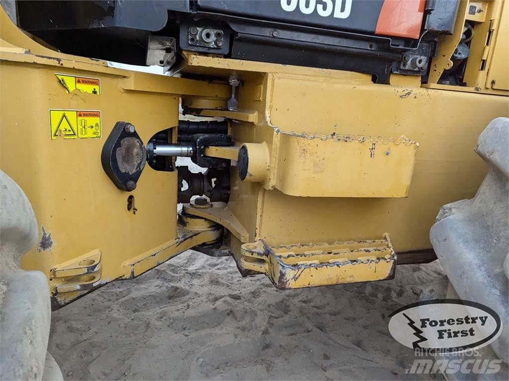 CAT 563D Stínacie harvestory