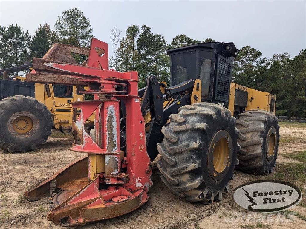 CAT 563D Stínacie harvestory