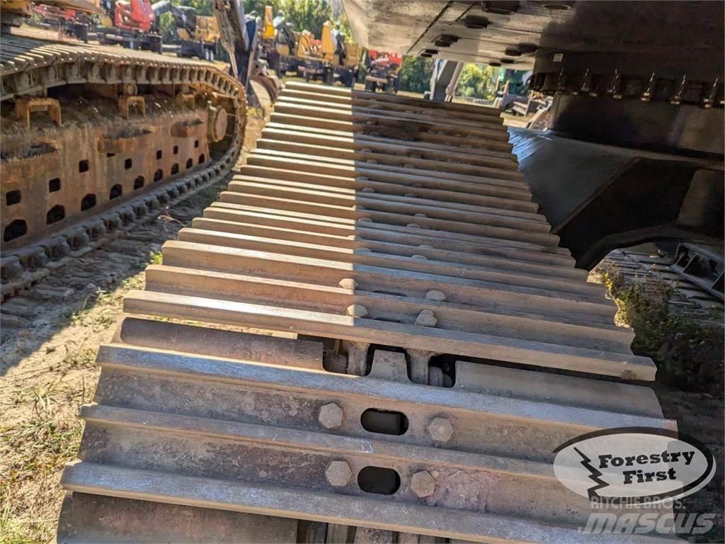 John Deere 2156G Lesné nakladače