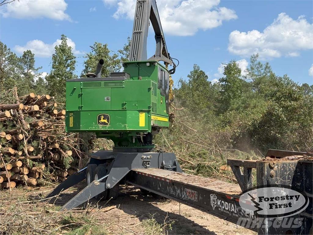 John Deere 437E Lesné nakladače
