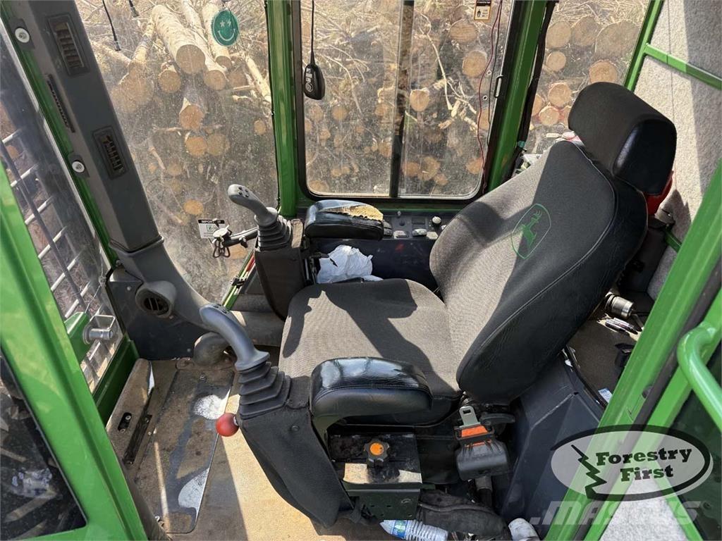John Deere 437E Lesné nakladače