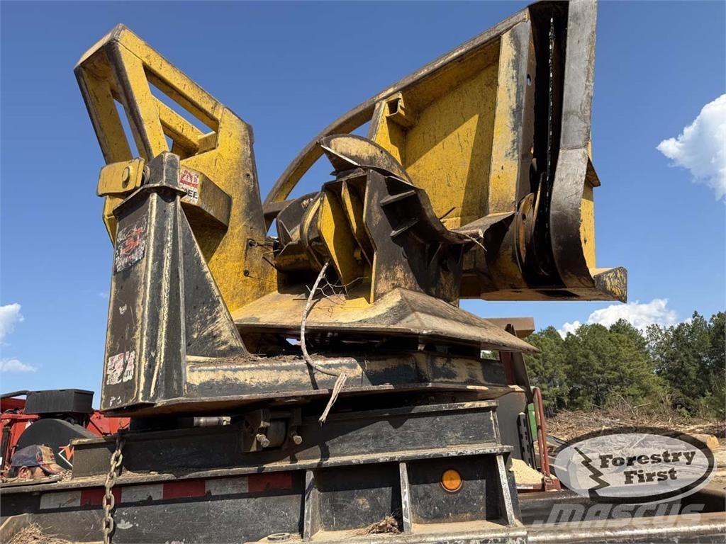 John Deere 437E Lesné nakladače