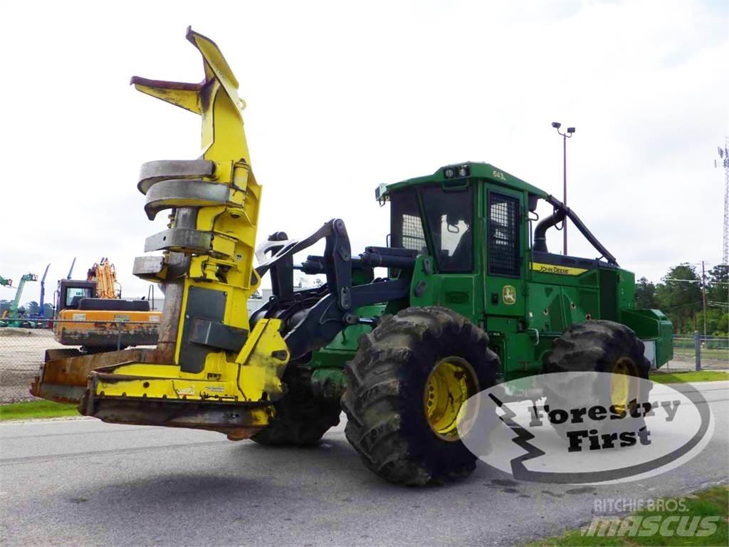 John Deere 643L Stínacie harvestory