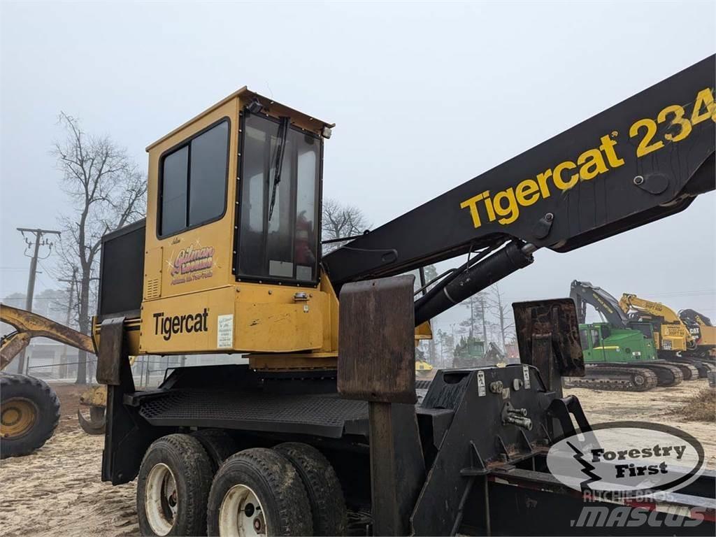 Tigercat 234 Lesné nakladače