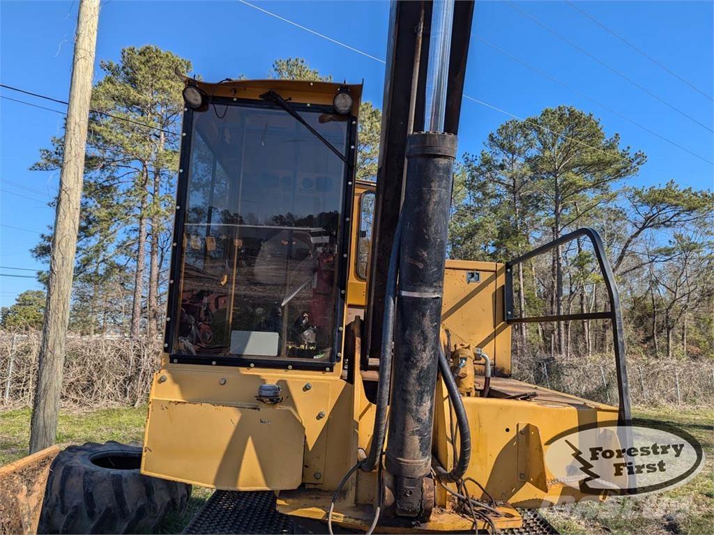 Tigercat 234 Lesné nakladače