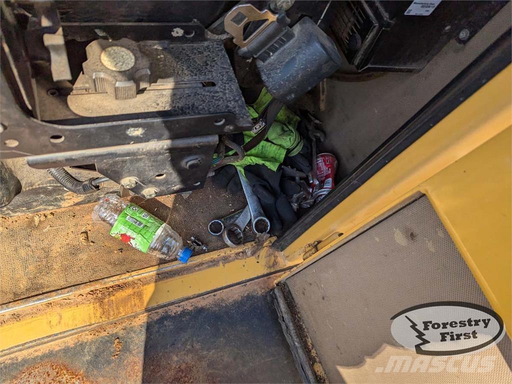 Tigercat 234 Lesné nakladače