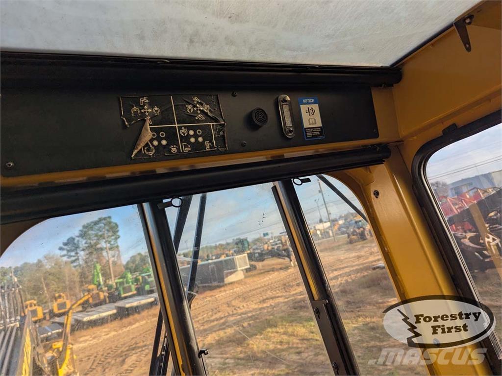 Tigercat 234B Lesné nakladače