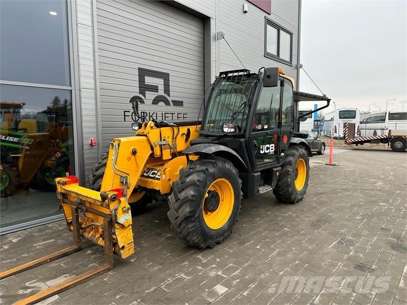 JCB 535-95 Teleskopické manipulátory