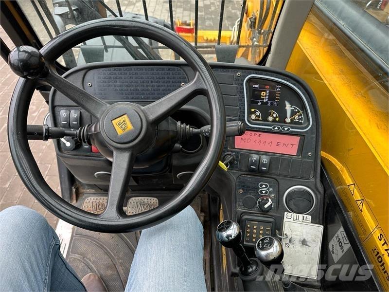 JCB 535-95 Teleskopické manipulátory