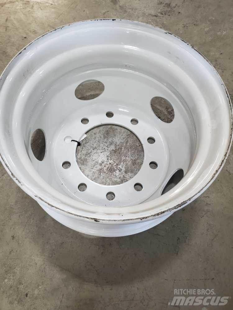 Ford F750 Pneumatiky, kolesá a ráfiky