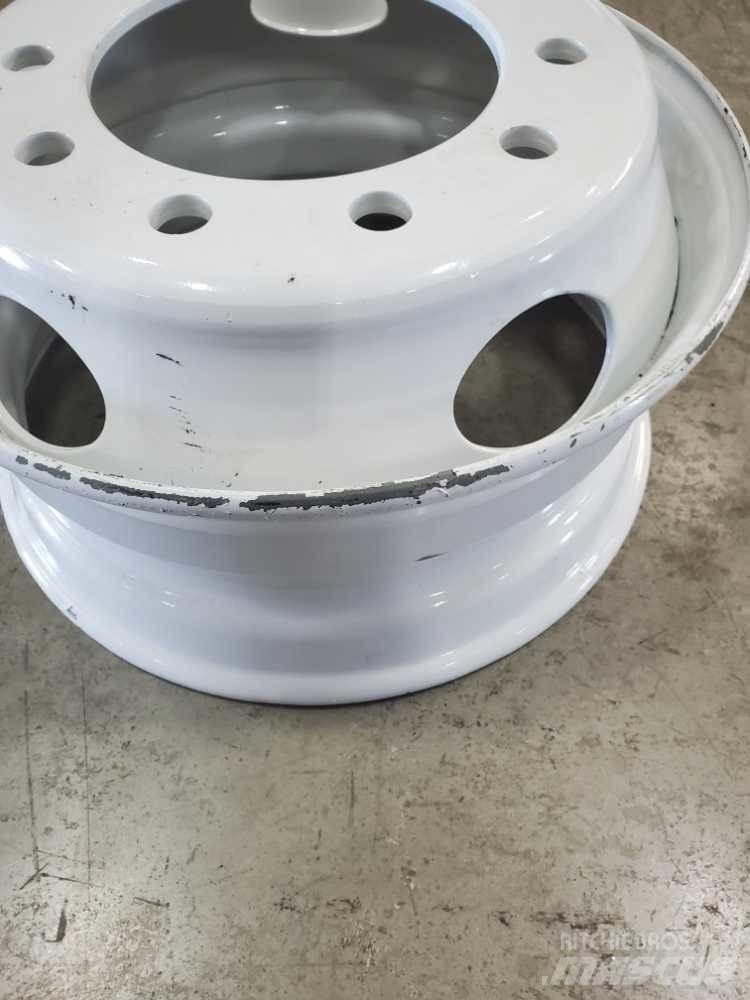 Ford F750 Pneumatiky, kolesá a ráfiky