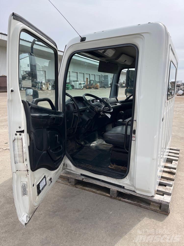 Hino 268 Kabíny a interiér