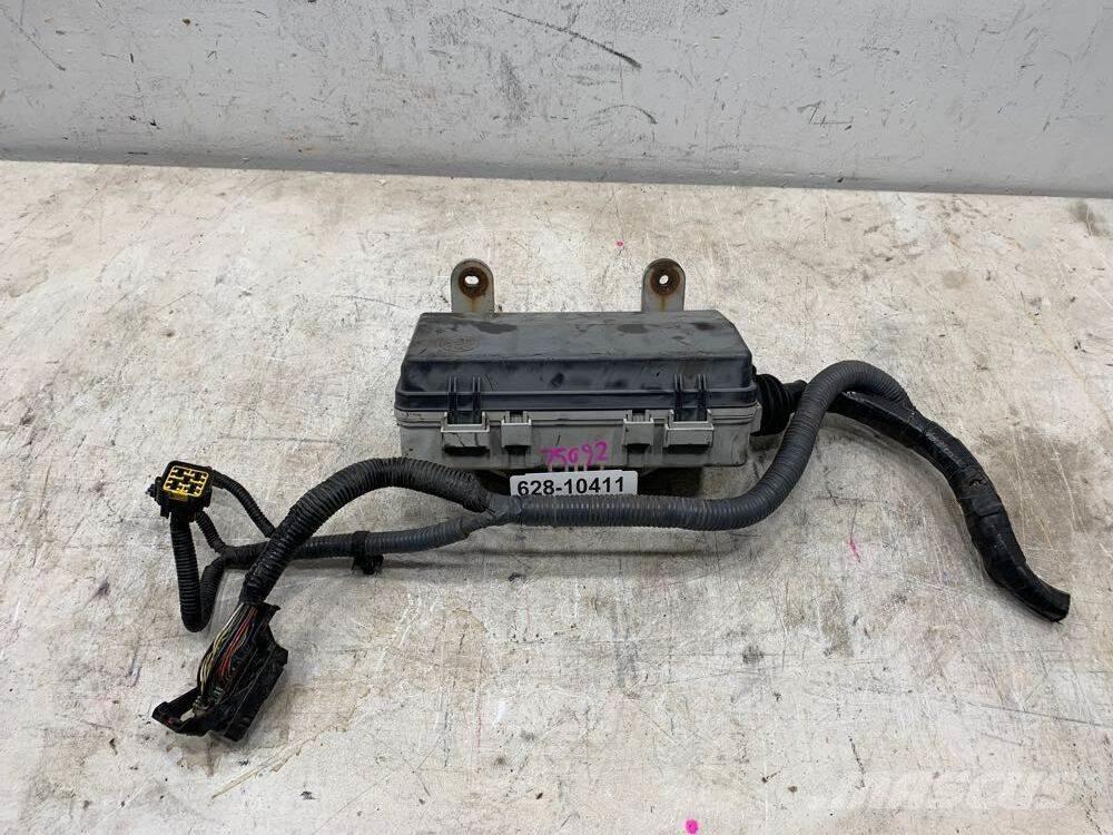Isuzu NPR Elektronika