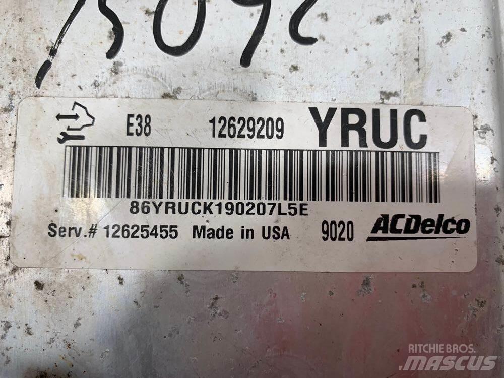 Isuzu NPR Kabíny a interiér