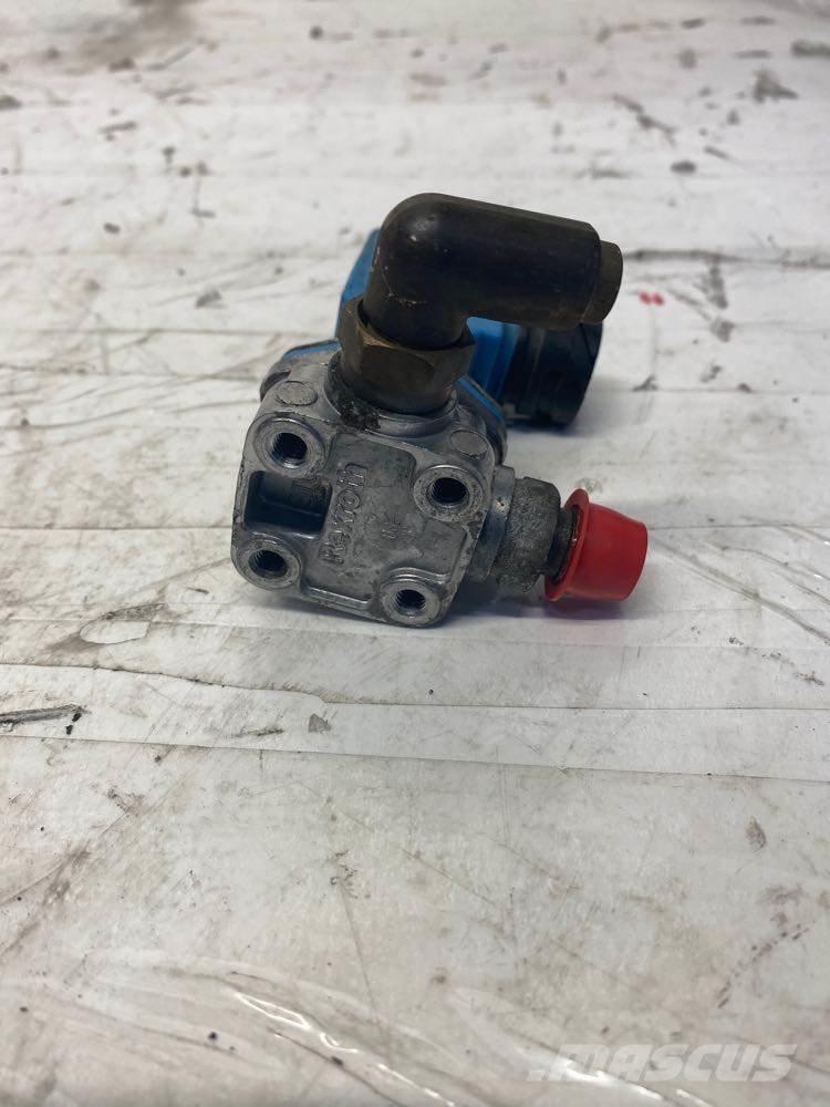 Mack MP8 Doprava – ostatné