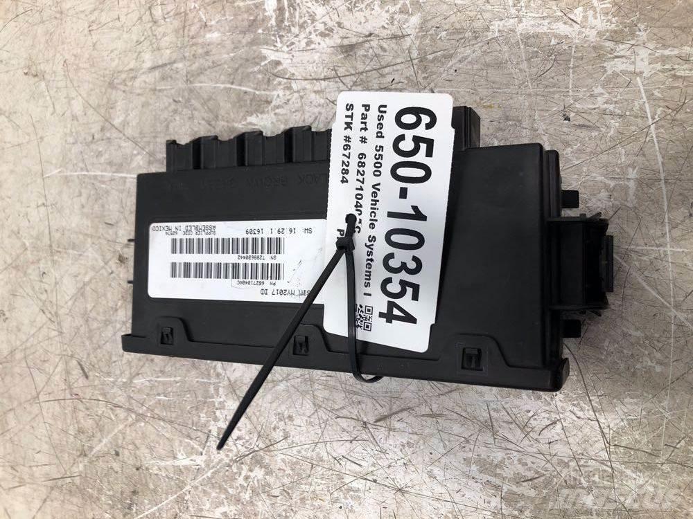RAM 5500 Kabíny a interiér