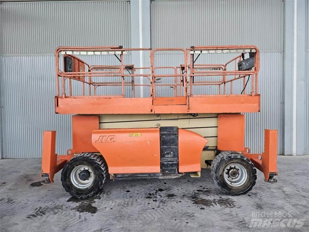 JLG 4394RT Nožnicové zdvíhacie plošiny