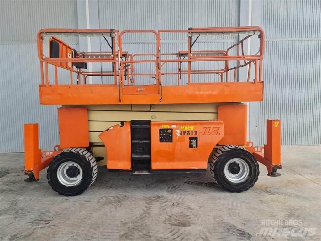 JLG 4394RT Nožnicové zdvíhacie plošiny