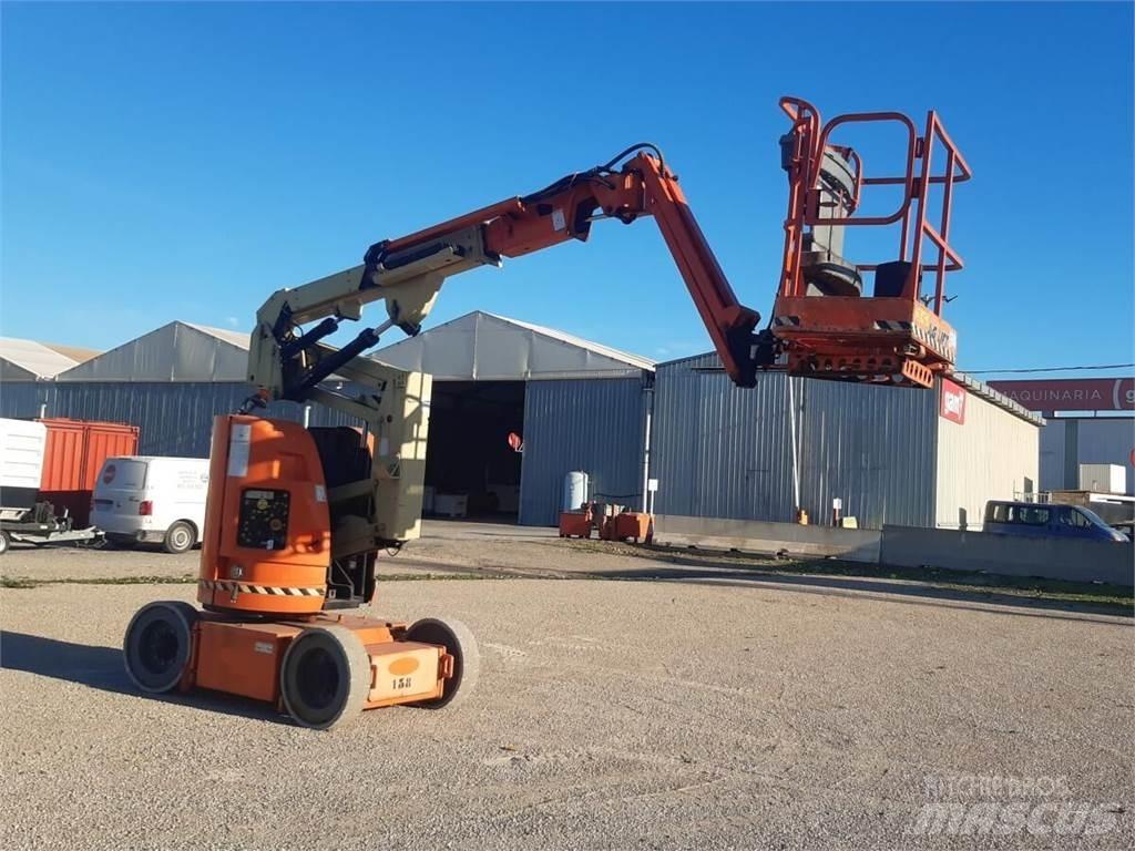 JLG E300AJP Kĺbové plošiny