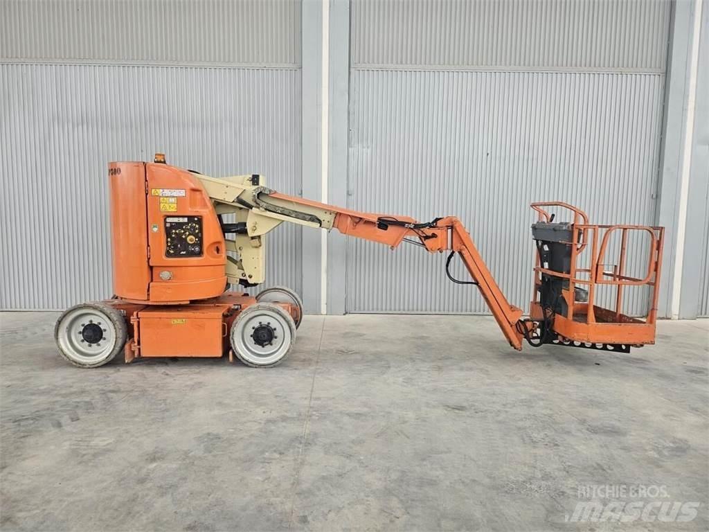 JLG E300AJP Kĺbové plošiny