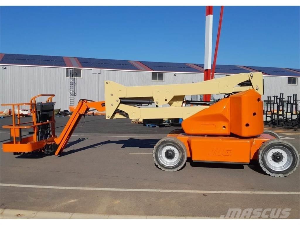 JLG E450AJ Kĺbové plošiny