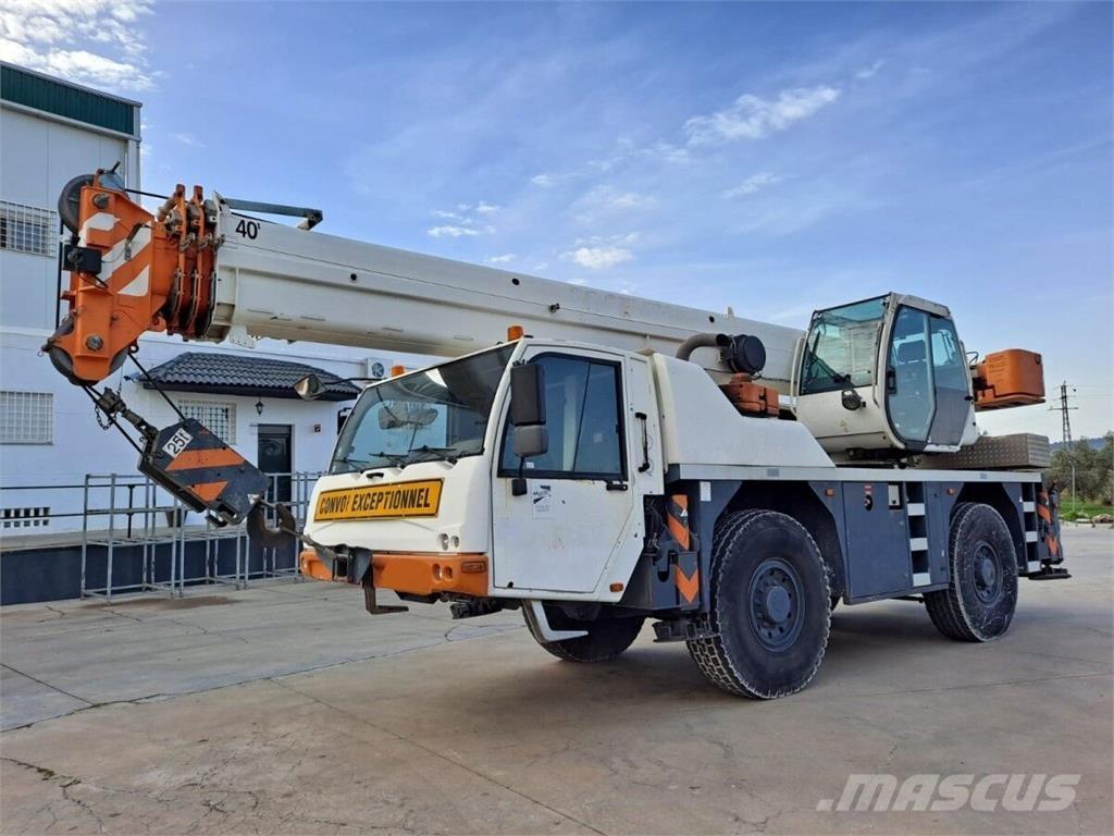 Terex AC40 Univerzálne terénne žeriavy