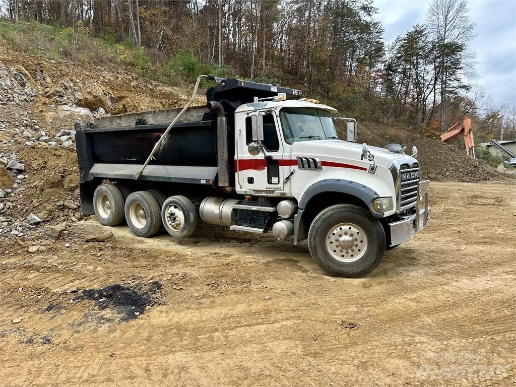Mack GU713 Sklápače