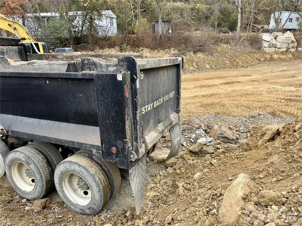 Mack GU713 Sklápače
