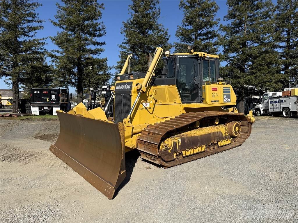 Komatsu D65PX-18 Pásové dozéry