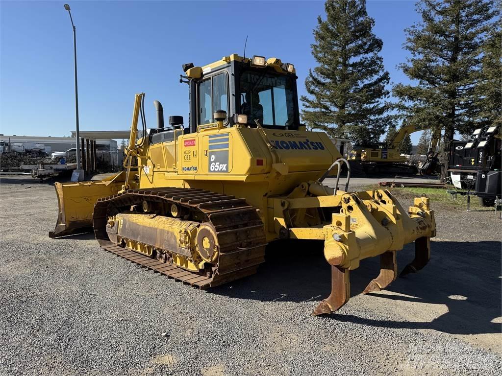 Komatsu D65PX-18 Pásové dozéry