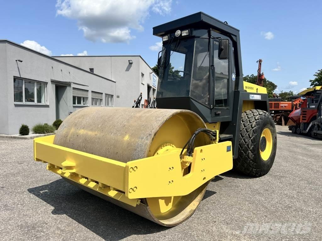 Bomag BW 213 D-2 Ťahačové valce