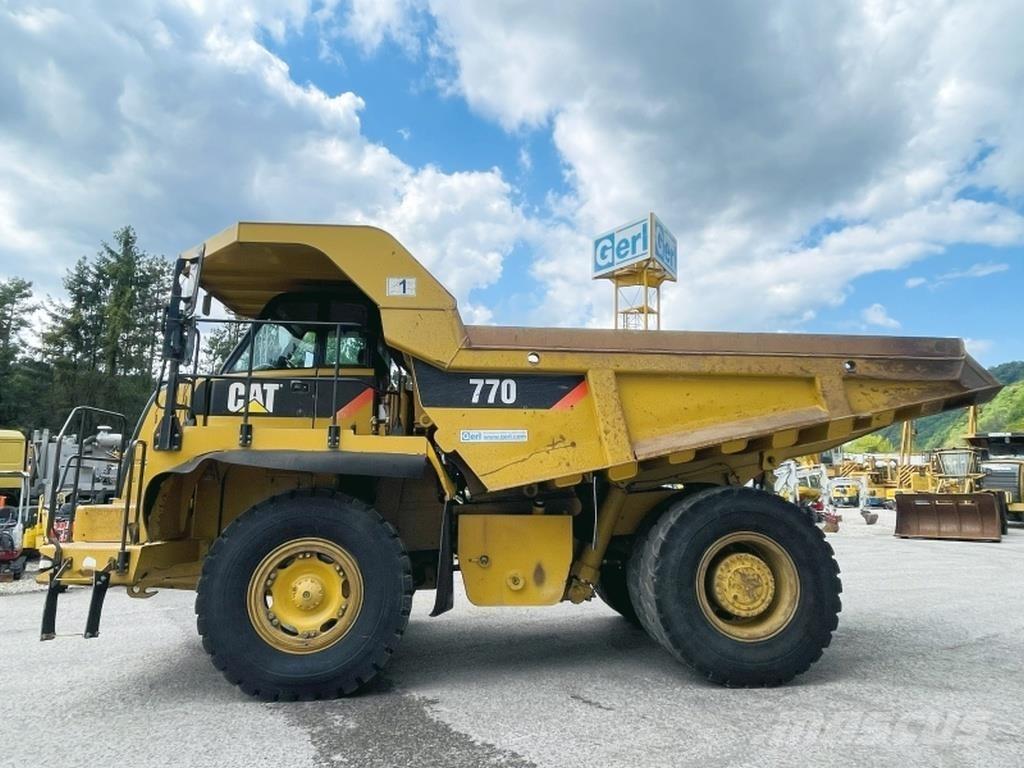 CAT 770 Kĺbové nákladné autá