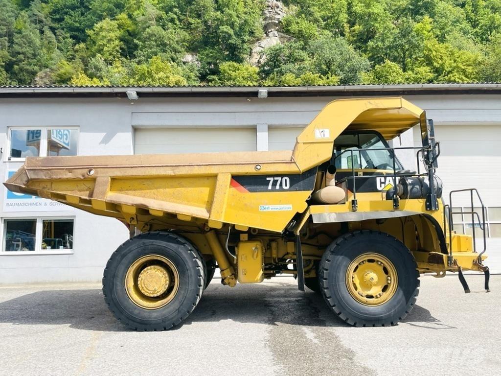 CAT 770 Kĺbové nákladné autá