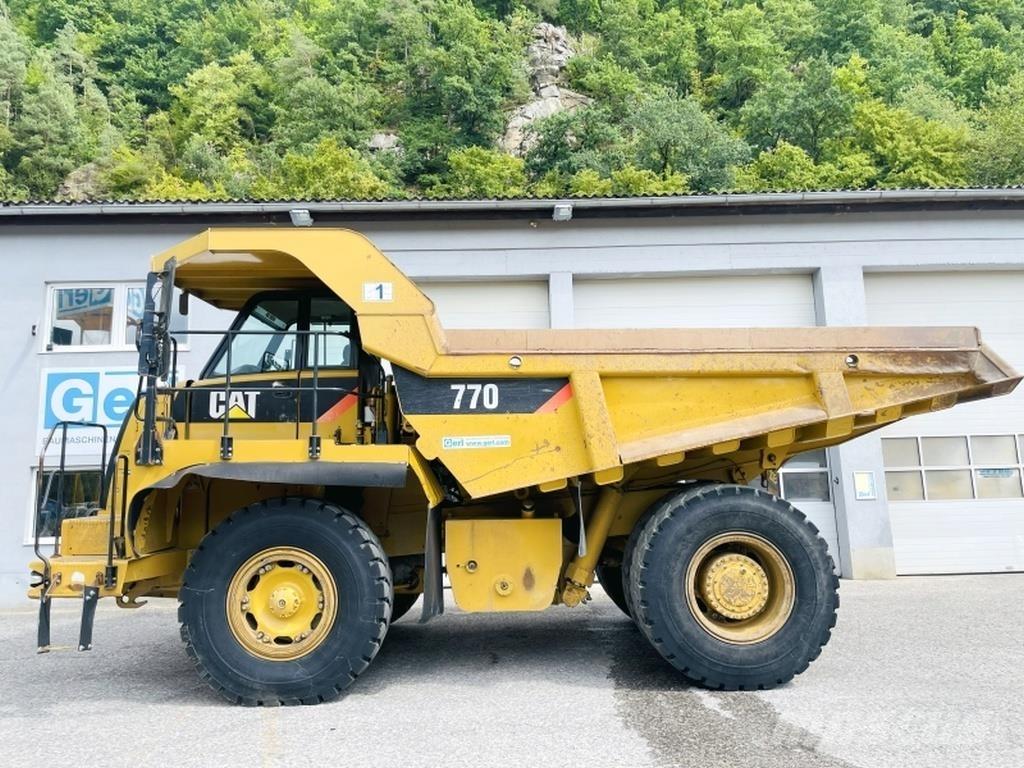 CAT 770 Kĺbové nákladné autá