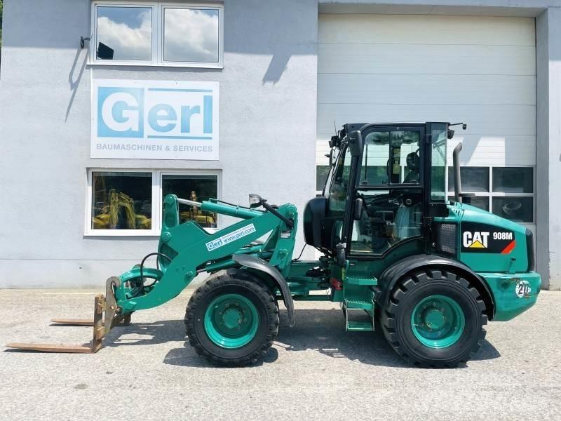 CAT 908M Kolesové nakladače