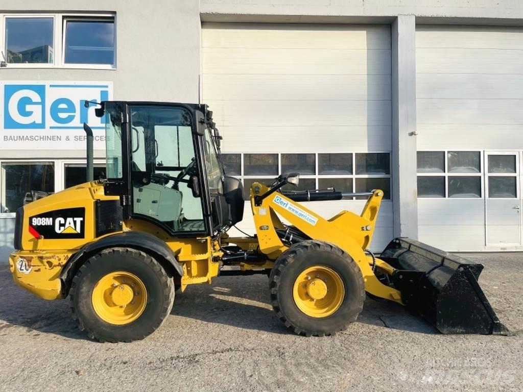 CAT 908M Kolesové nakladače