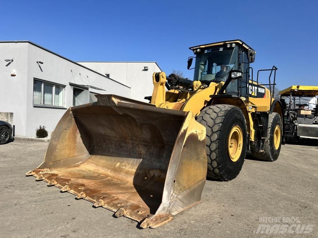 CAT 966 M Kolesové nakladače