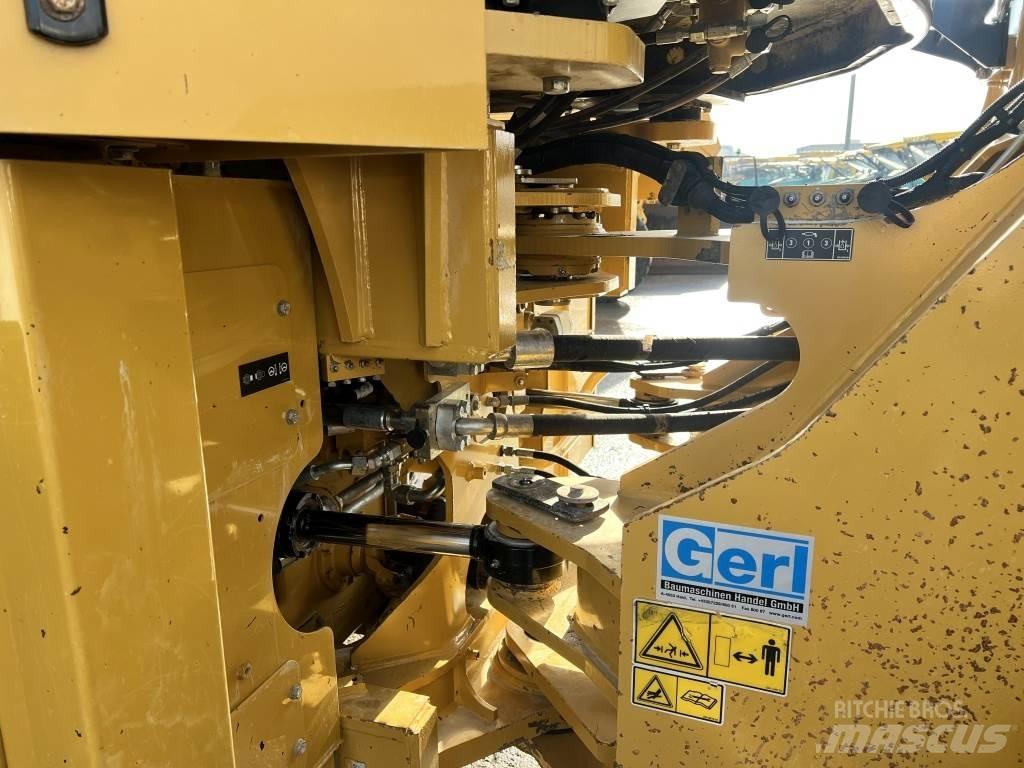 CAT 972 K Kolesové nakladače