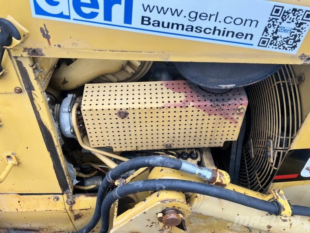 CAT D 5 H Pásové dozéry