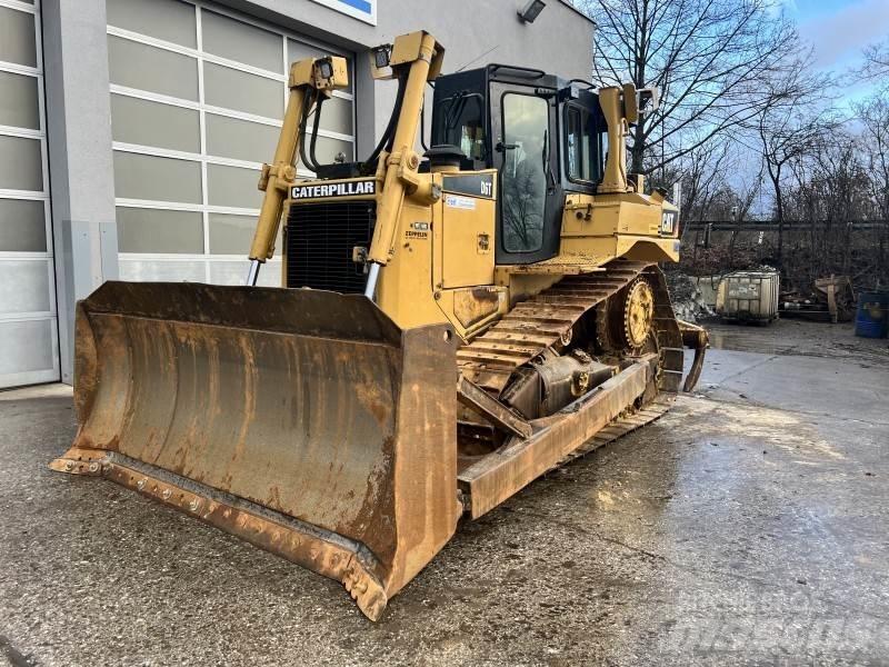 CAT D 6 T Pásové dozéry
