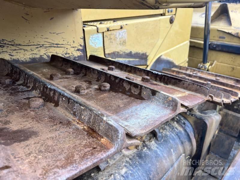 CAT D 6 T Pásové dozéry